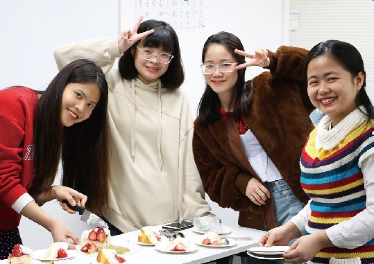 女子学生の一日料理