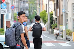 男子学生の一日登校